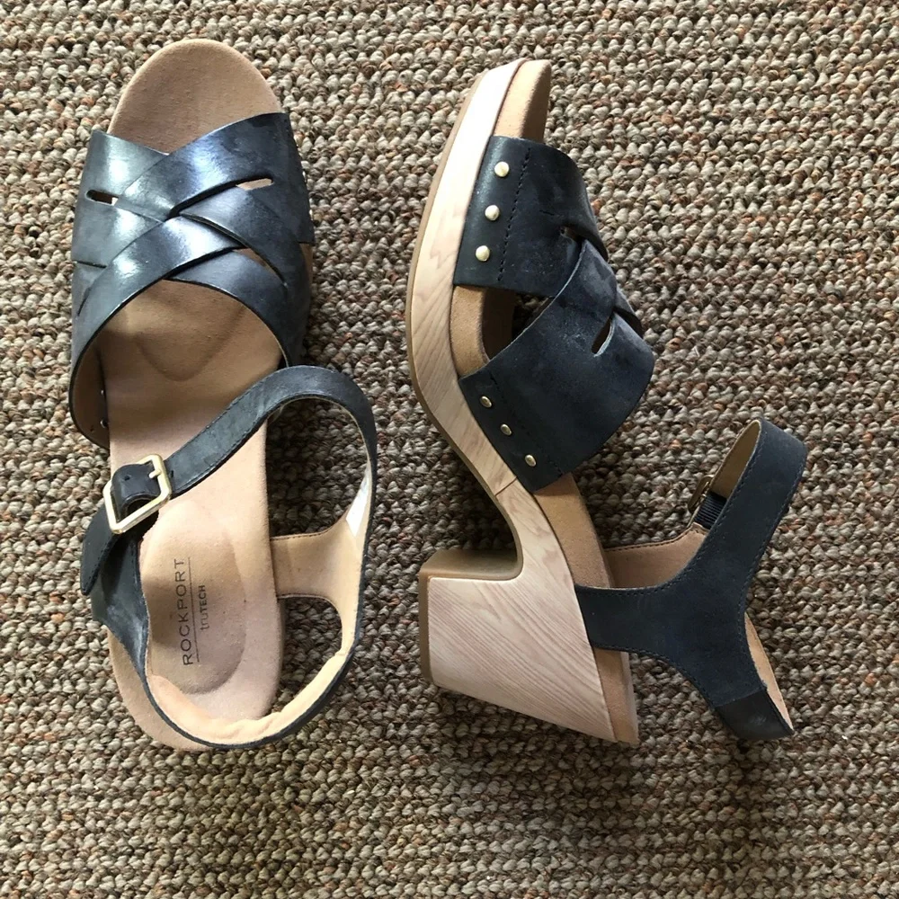Genuine leather sandal by Rockport
